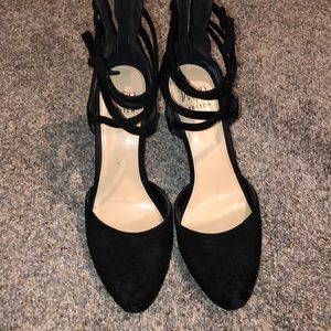 Black strappy heels!!
